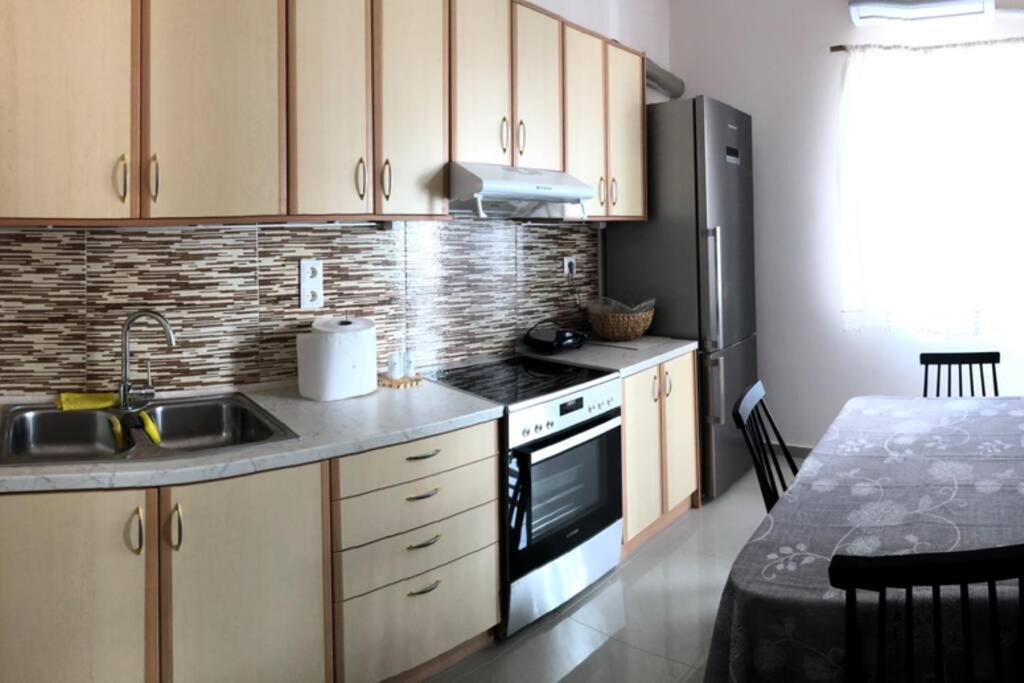 Loutraki Vibes Apartments المظهر الخارجي الصورة